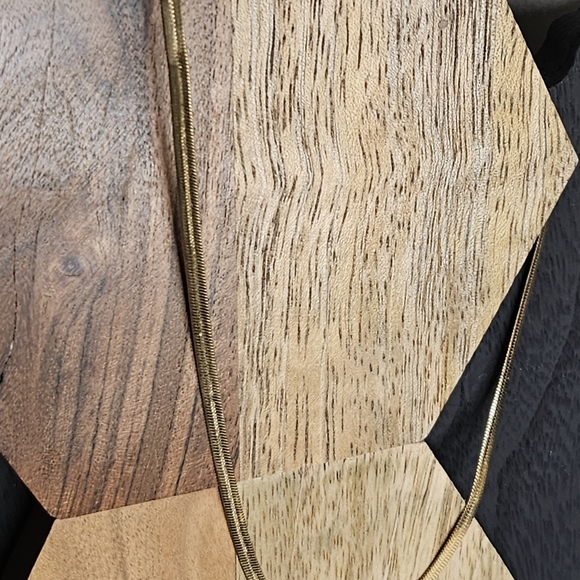 Gold 16" Herringbone Chain - Picture 2 of 6